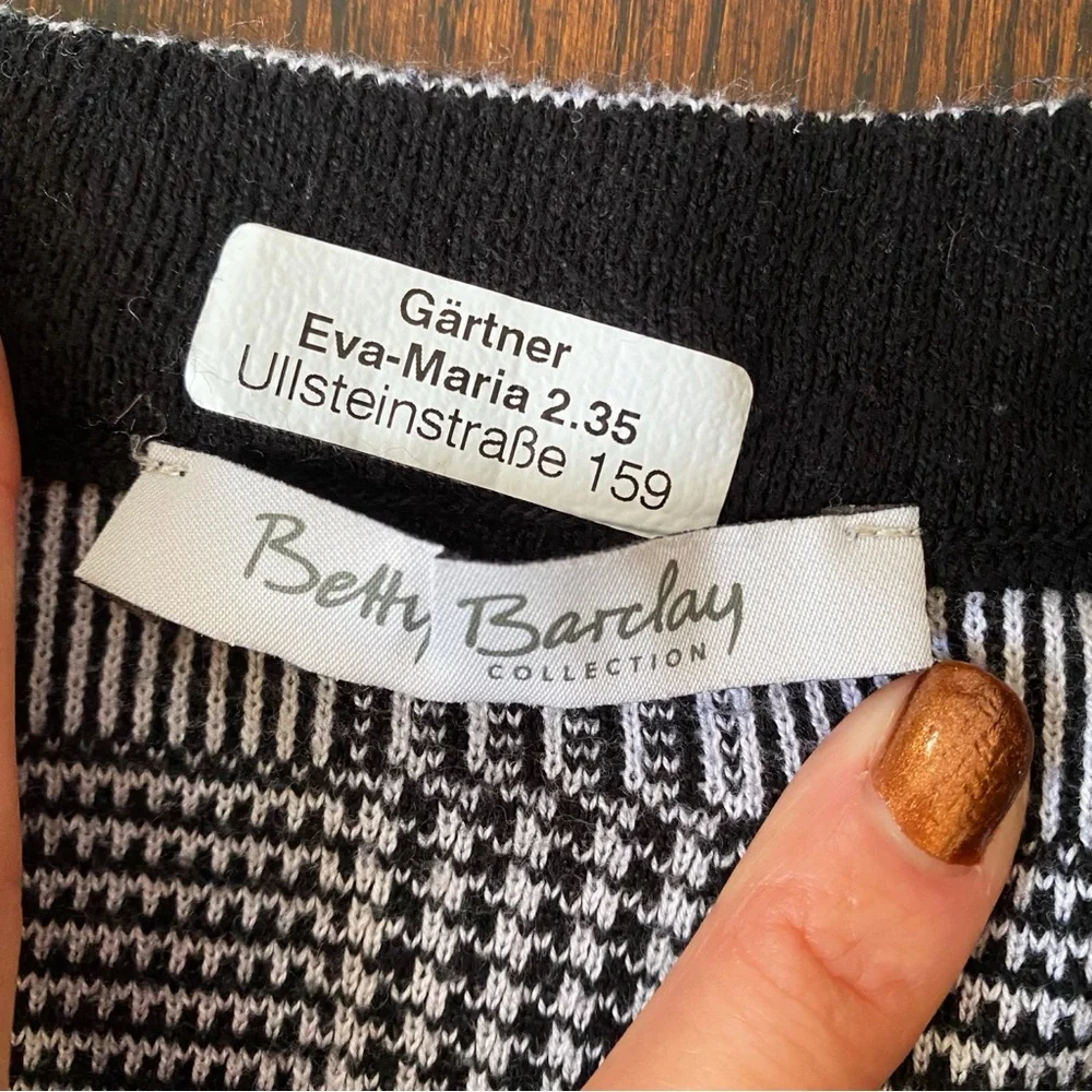 🔘 BETTY BARCLAY BLACK WHITE HOUNDSTOOTH PLAID KNIT SWEATER!